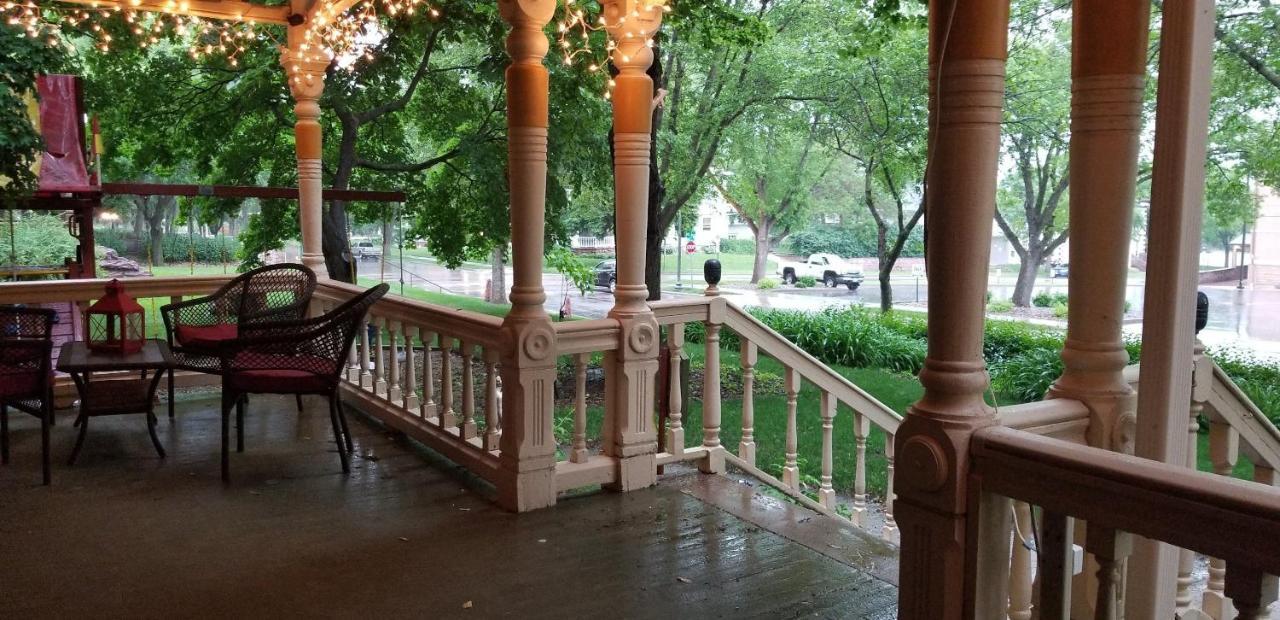 סו פולס Historic Victorian Inn מראה חיצוני תמונה