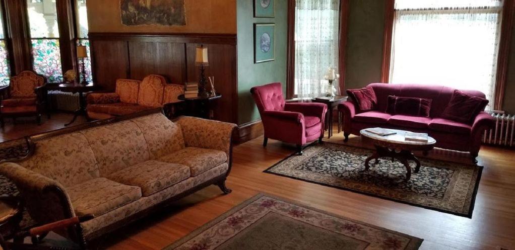 סו פולס Historic Victorian Inn מראה חיצוני תמונה