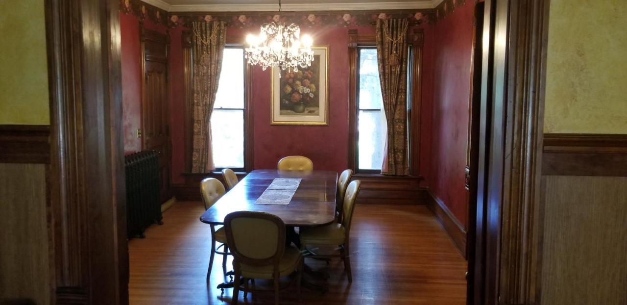 סו פולס Historic Victorian Inn מראה חיצוני תמונה